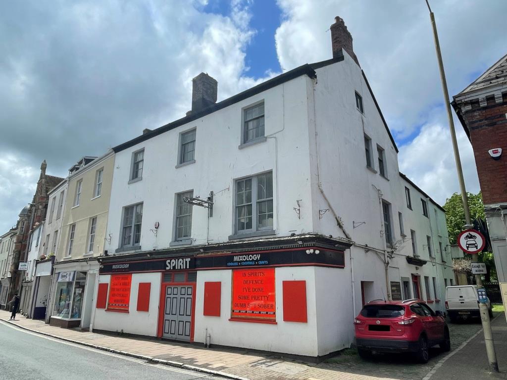 Lot: 90 - HIGH YIELDING FREEHOLD INVESTMENT - Exterior of Property from alternative angle